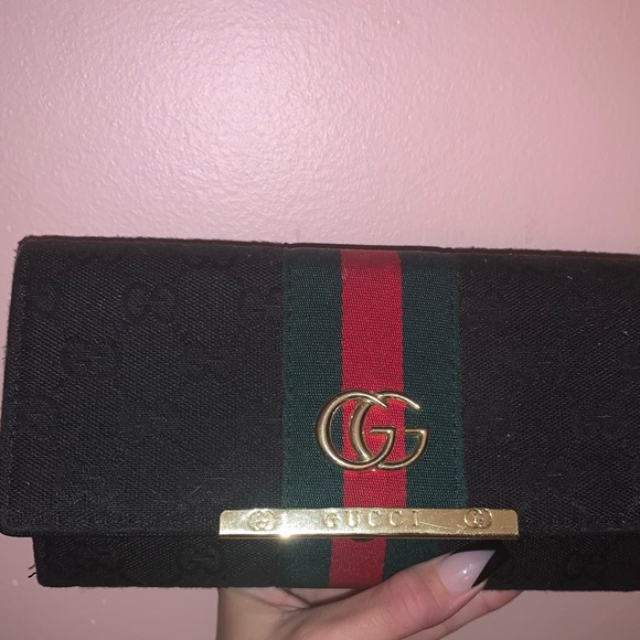 Gucci Handbags - Gucci wallet